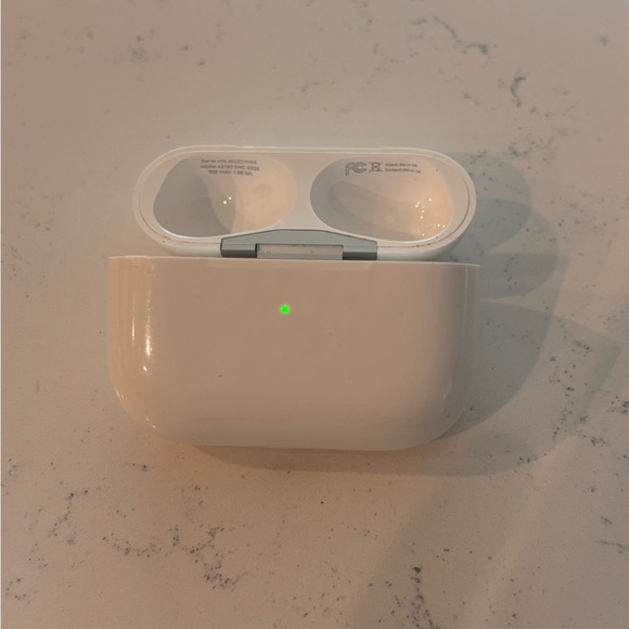 AirPod Pro 1st Generation - Picture 3 of 5